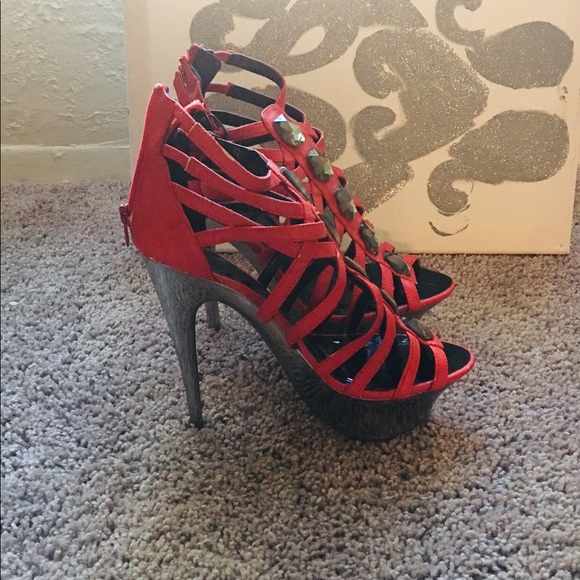 Heels - Picture 2 of 3